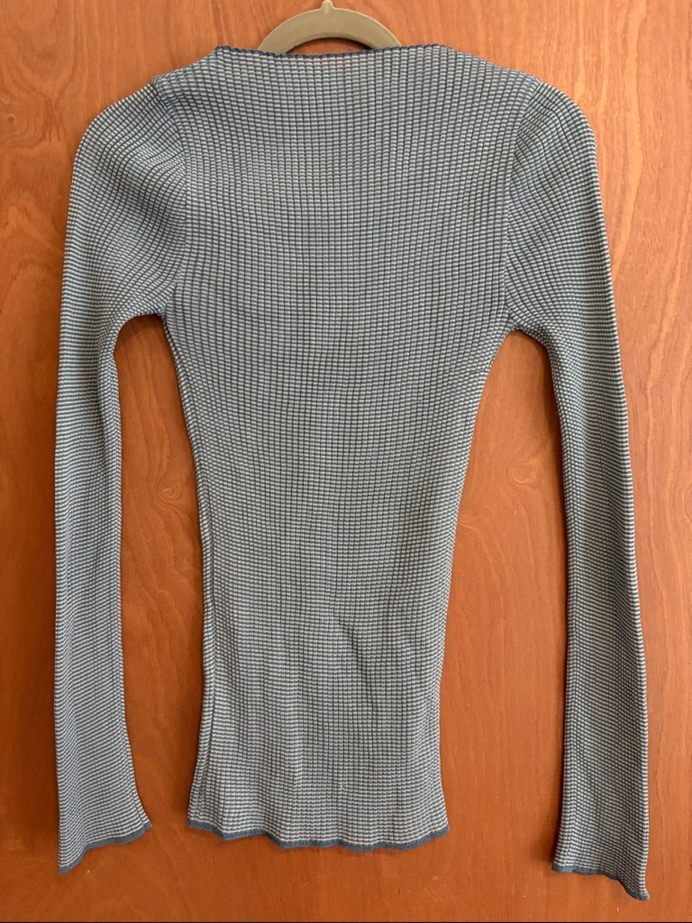 Low Classic Pleated Long-Sleeve Top